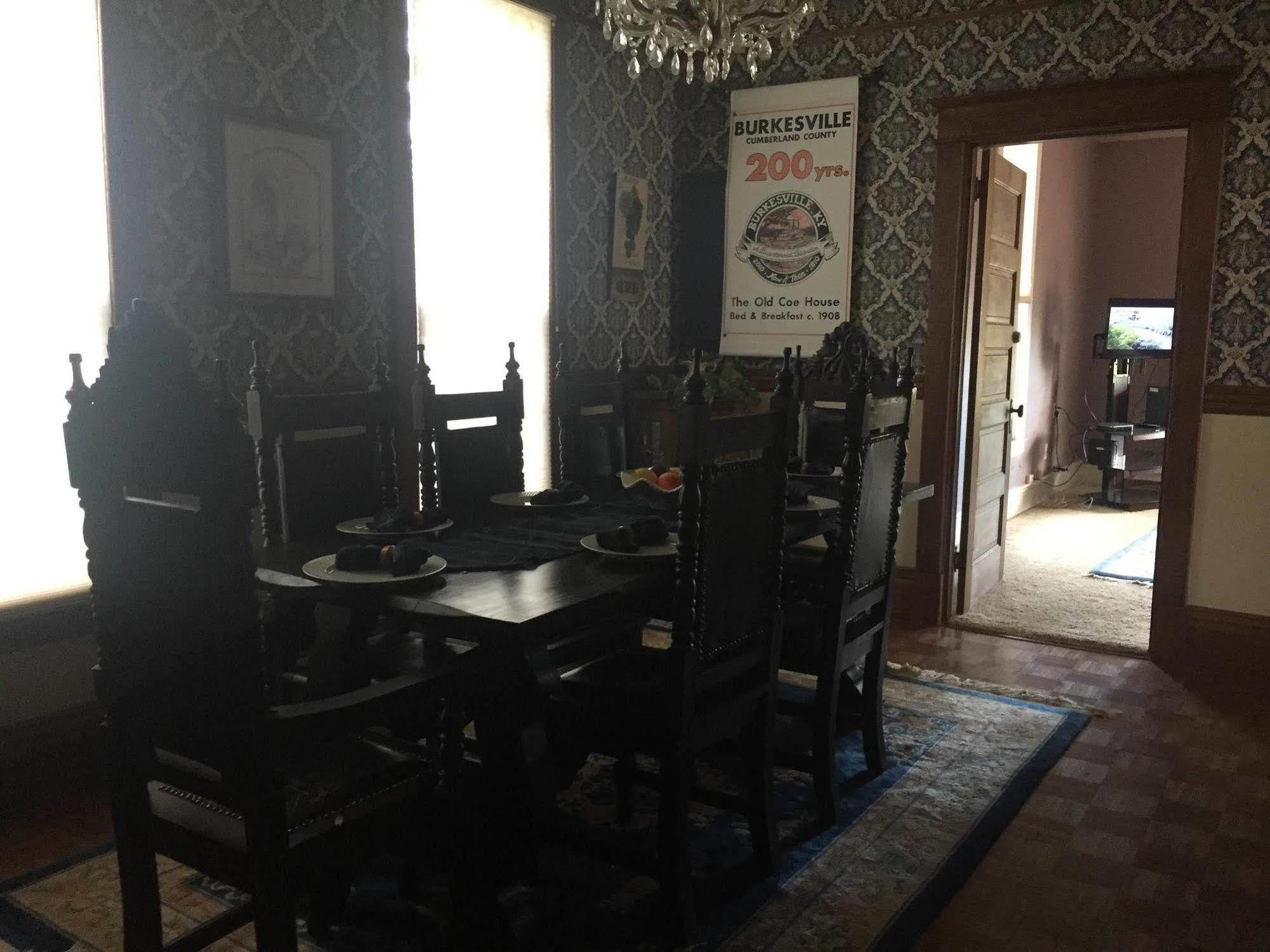 The Old Coe House Hotel Burkesville Bagian luar foto